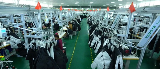 于田新聞 “家門(mén)口”辦起服裝廠，穩(wěn)崗就業(yè)有保障，助力鞋帽零售發(fā)展